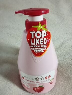 K-BEAUTY KOREAN STRAWBERRYMILK BODY LOTION! NEW!! CHECK OUT THE HYPE!!